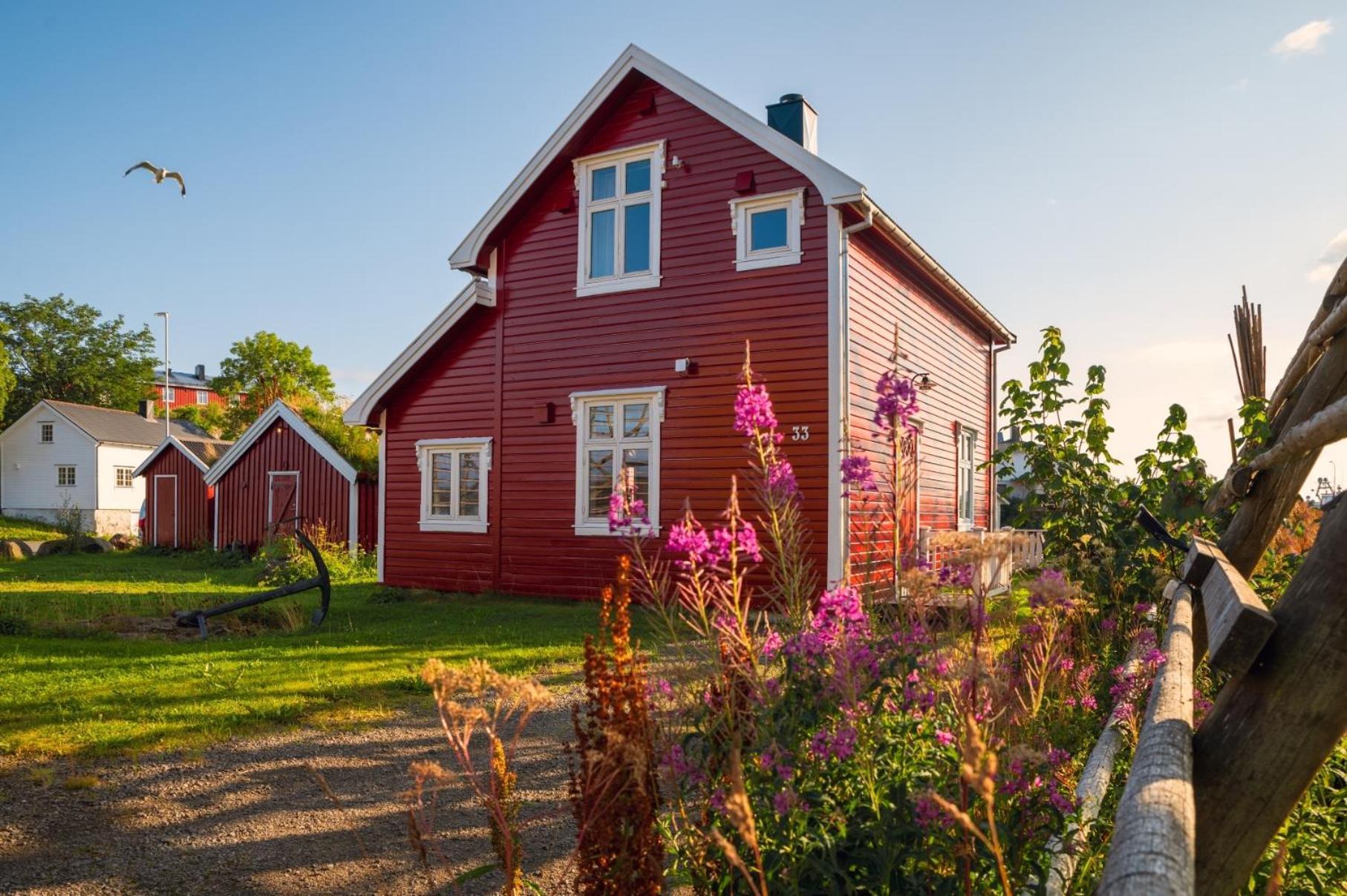 Svinoya Rorbuer 4* Svolvær